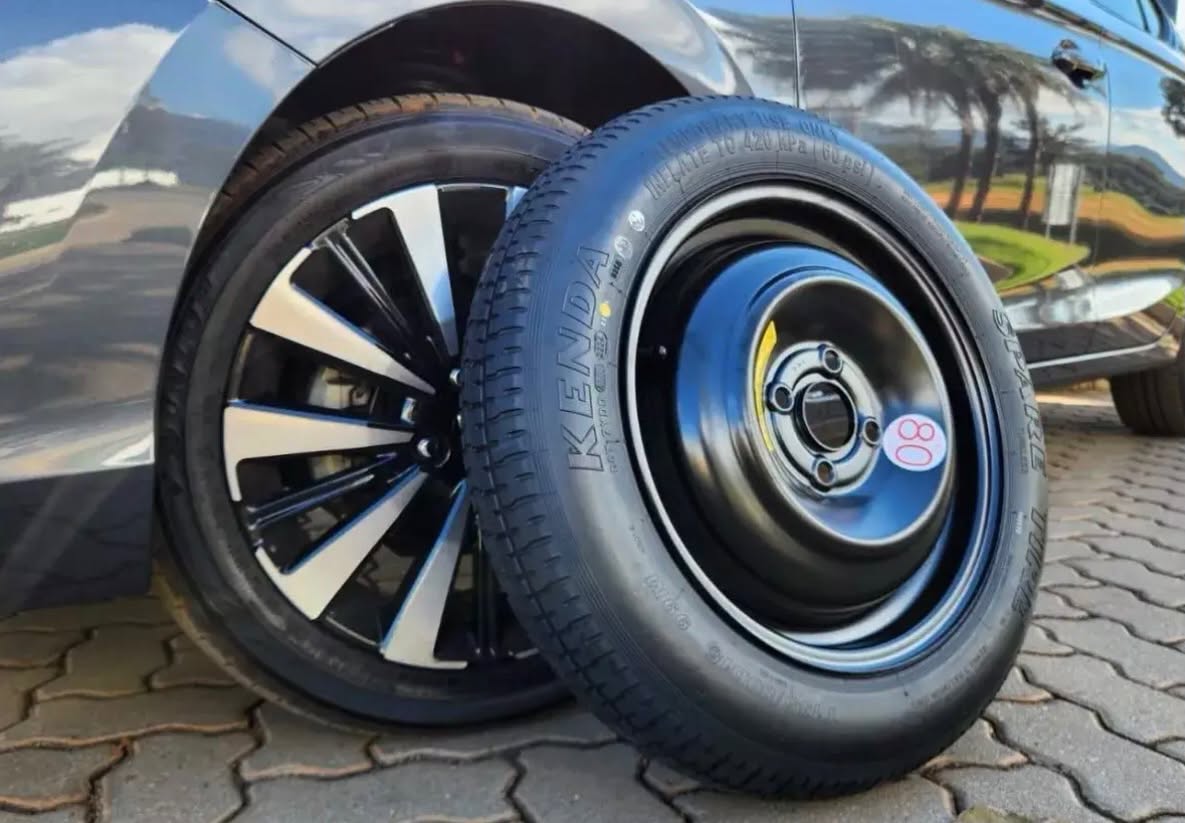 Projeto de lei quer proibir estepe fino em carros novos no Brasil
