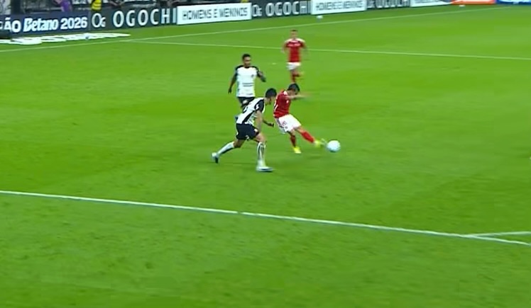 Bernabei marca e Inter vence o Corinthians por 1 a 0 pelo Brasileiro