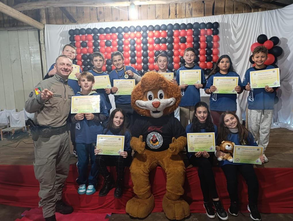 Brigada Militar realiza formatura do PROERD em Sério