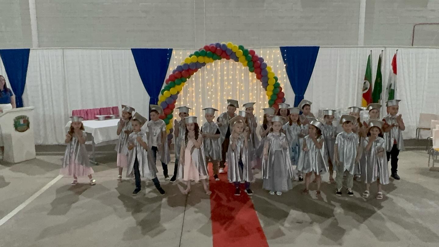 Escola Fidencio Battisti celebra formatura da Educação Infantil de Progresso 
