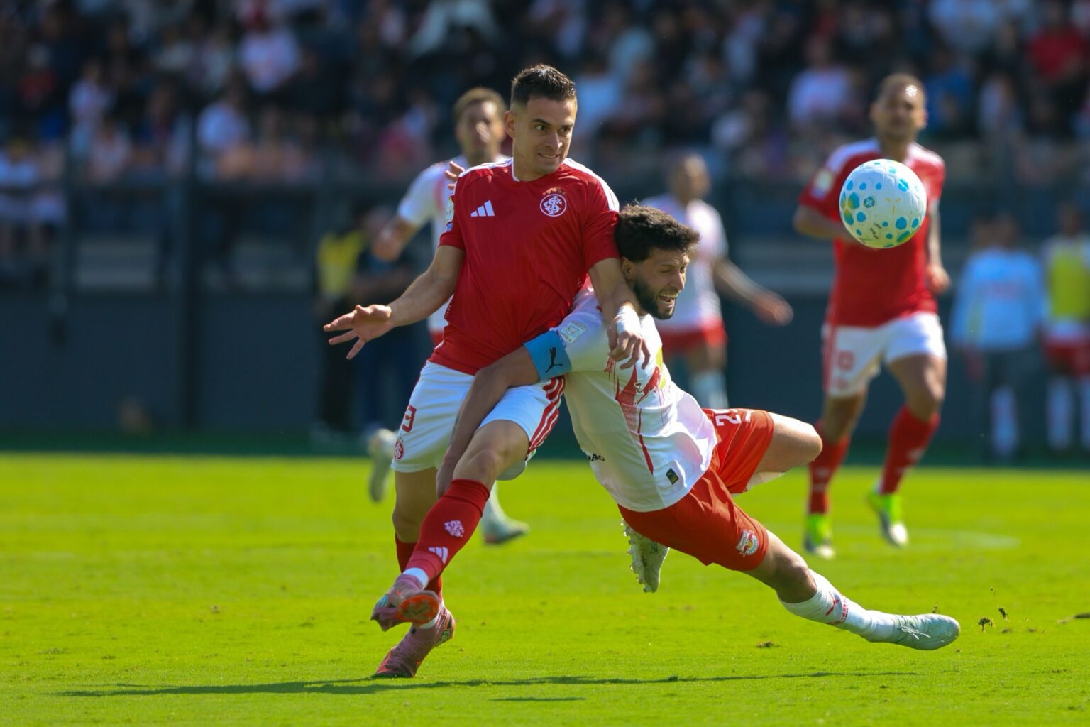 Inter perde por 3 a 1 para o Red Bull
