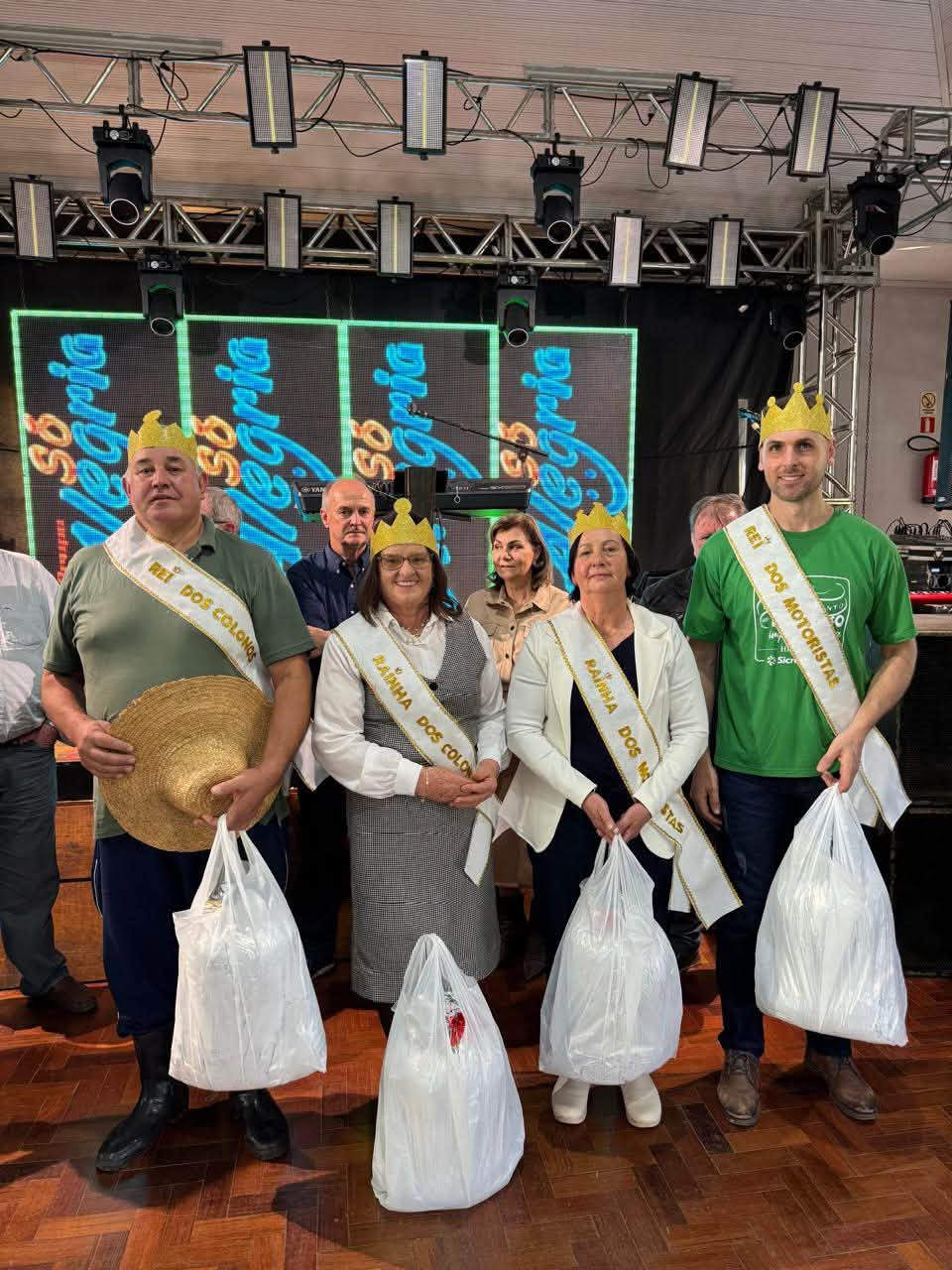 Rei e Rainha arrecadam R$ 45,6 mil para a Festa do Colono e Motorista de Progresso
